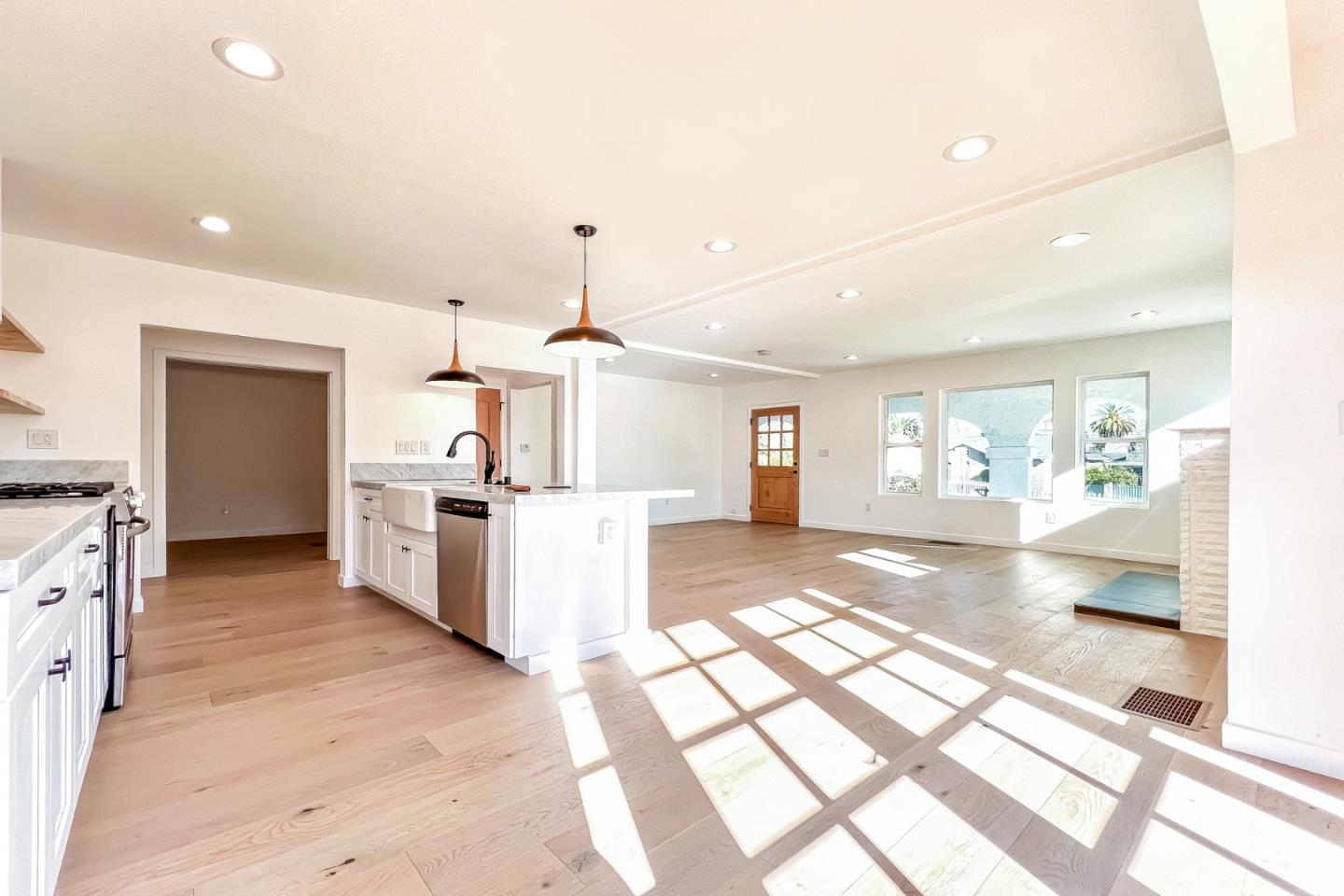 Detail Gallery Image 7 of 23 For 103 N Kingsley Dr, Los Angeles,  CA 90004 - 2 Beds | 2 Baths