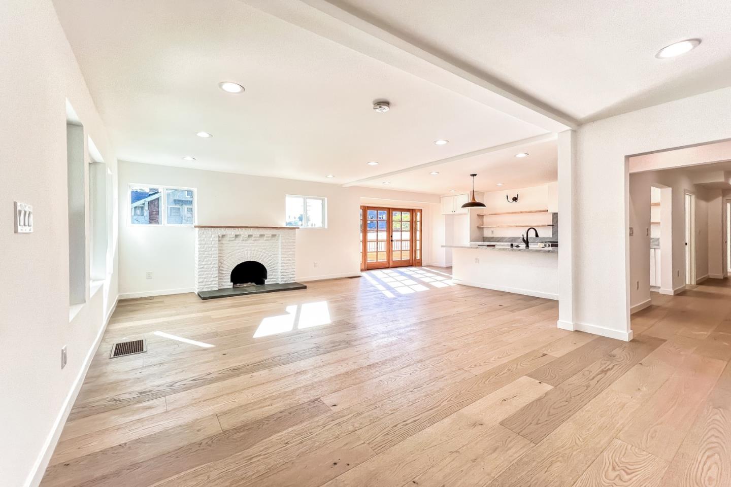 Detail Gallery Image 8 of 23 For 103 N Kingsley Dr, Los Angeles,  CA 90004 - 2 Beds | 2 Baths