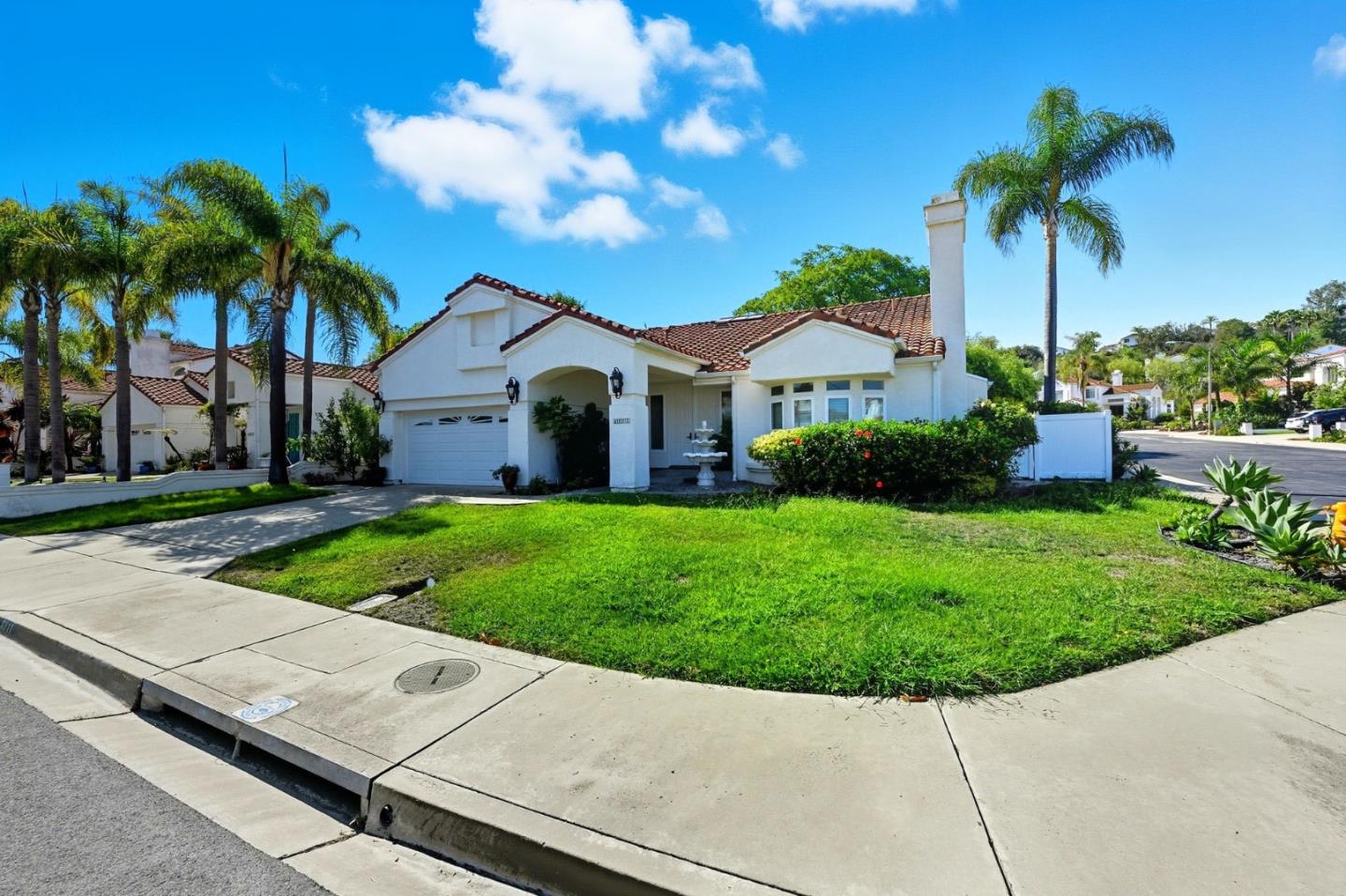 Detail Gallery Image 1 of 38 For 4911 Amador Dr, Oceanside,  CA 92056 - 3 Beds | 2/1 Baths