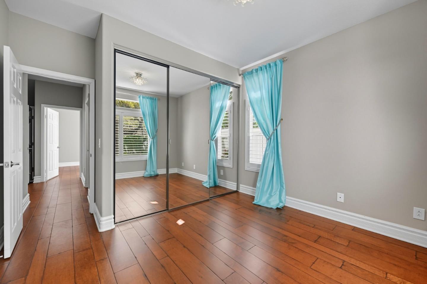 Detail Gallery Image 19 of 38 For 4911 Amador Dr, Oceanside,  CA 92056 - 3 Beds | 2/1 Baths