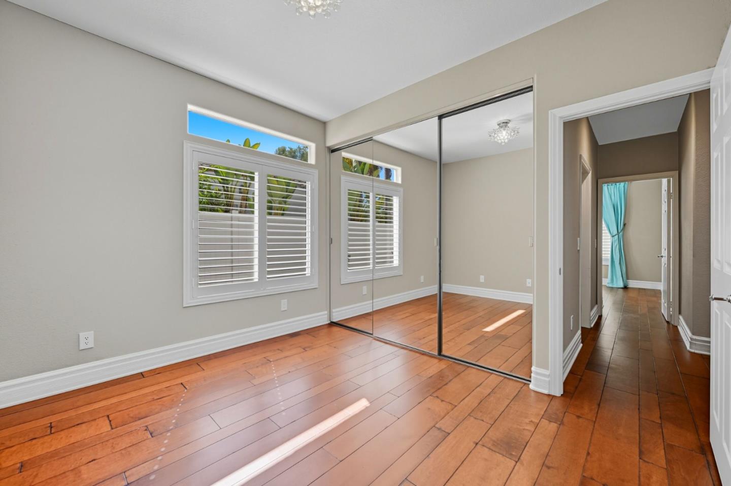Detail Gallery Image 21 of 38 For 4911 Amador Dr, Oceanside,  CA 92056 - 3 Beds | 2/1 Baths