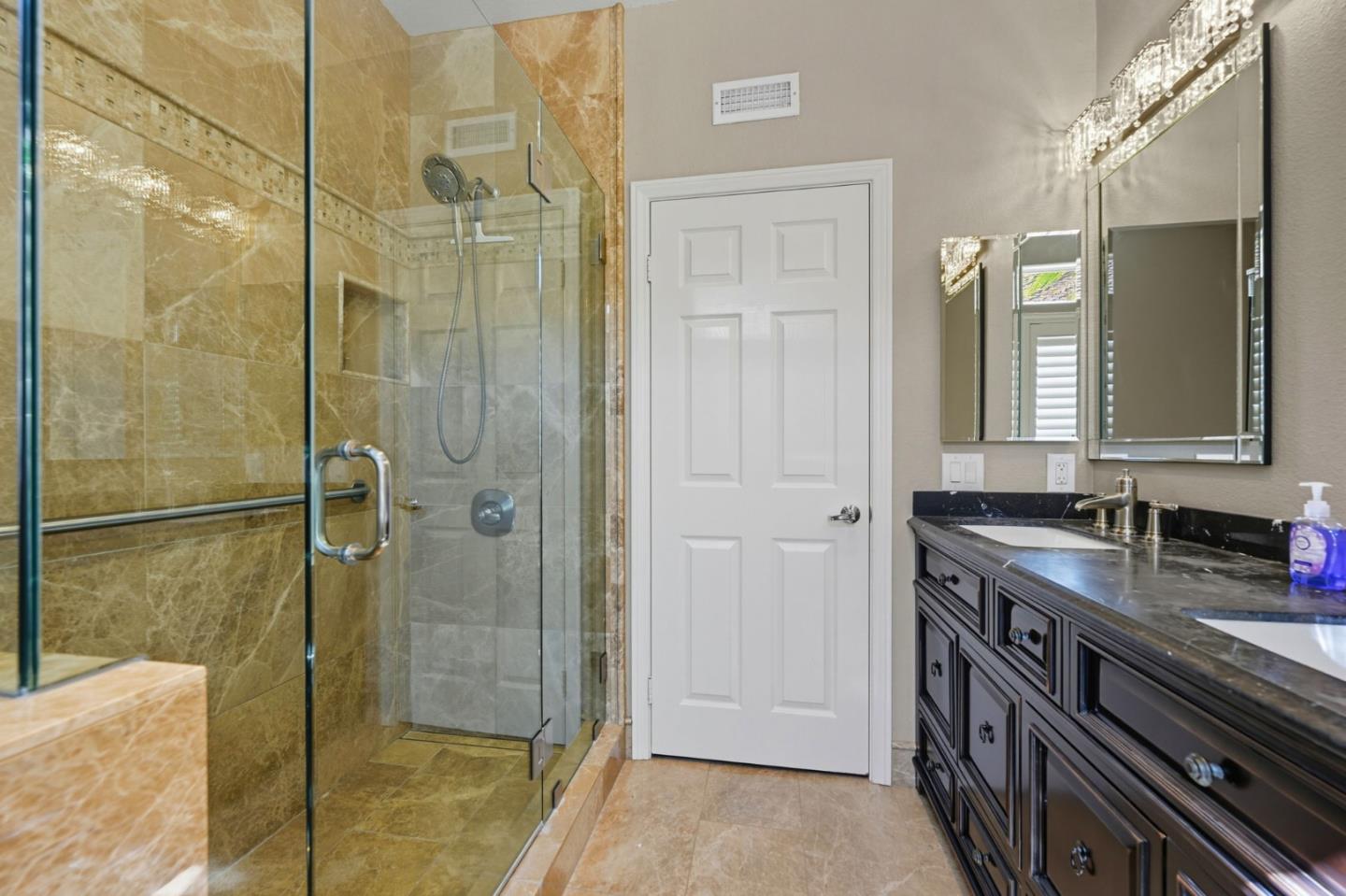Detail Gallery Image 26 of 38 For 4911 Amador Dr, Oceanside,  CA 92056 - 3 Beds | 2/1 Baths
