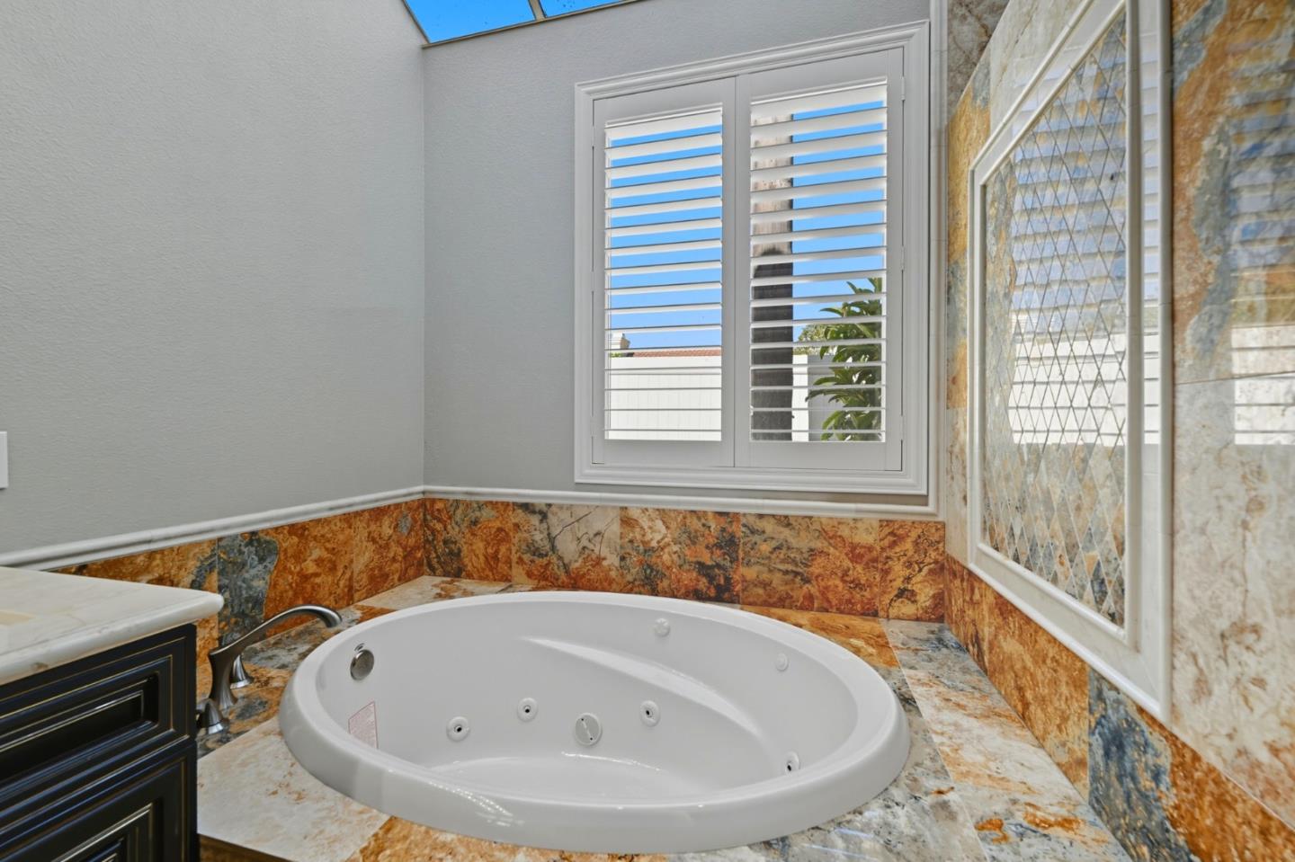 Detail Gallery Image 29 of 38 For 4911 Amador Dr, Oceanside,  CA 92056 - 3 Beds | 2/1 Baths