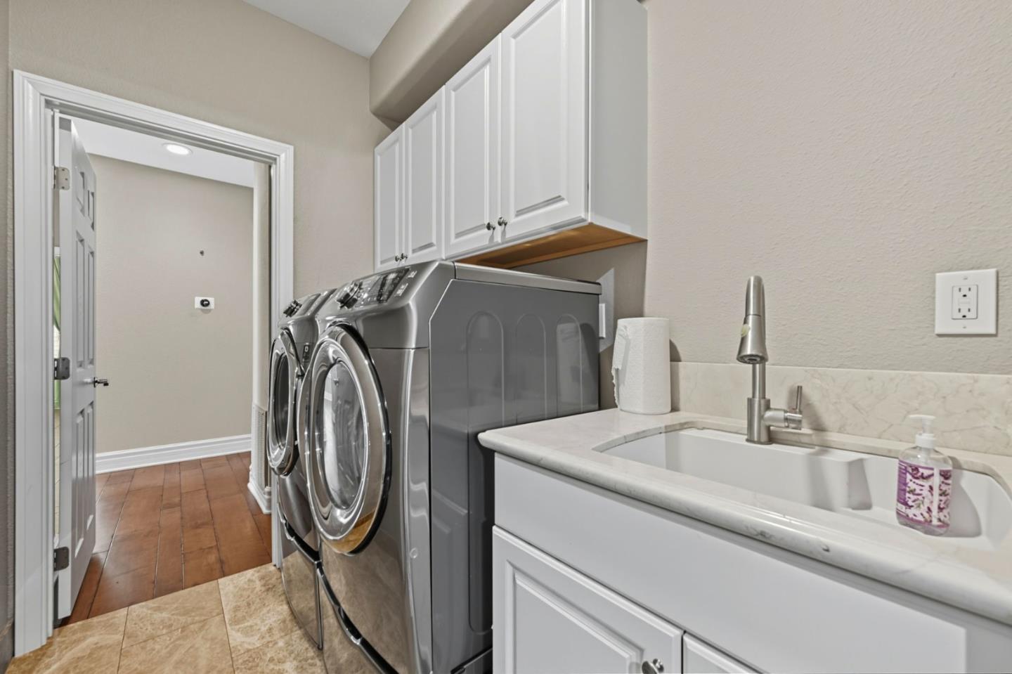 Detail Gallery Image 32 of 38 For 4911 Amador Dr, Oceanside,  CA 92056 - 3 Beds | 2/1 Baths