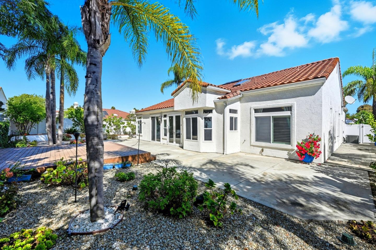 Detail Gallery Image 34 of 38 For 4911 Amador Dr, Oceanside,  CA 92056 - 3 Beds | 2/1 Baths