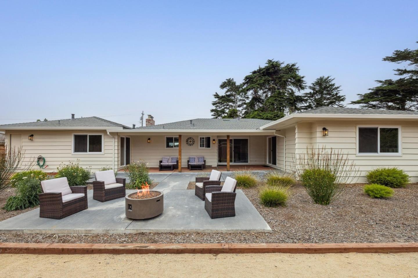 Detail Gallery Image 4 of 37 For 1062 Marcheta Ln, Pebble Beach,  CA 93953 - 4 Beds | 3 Baths