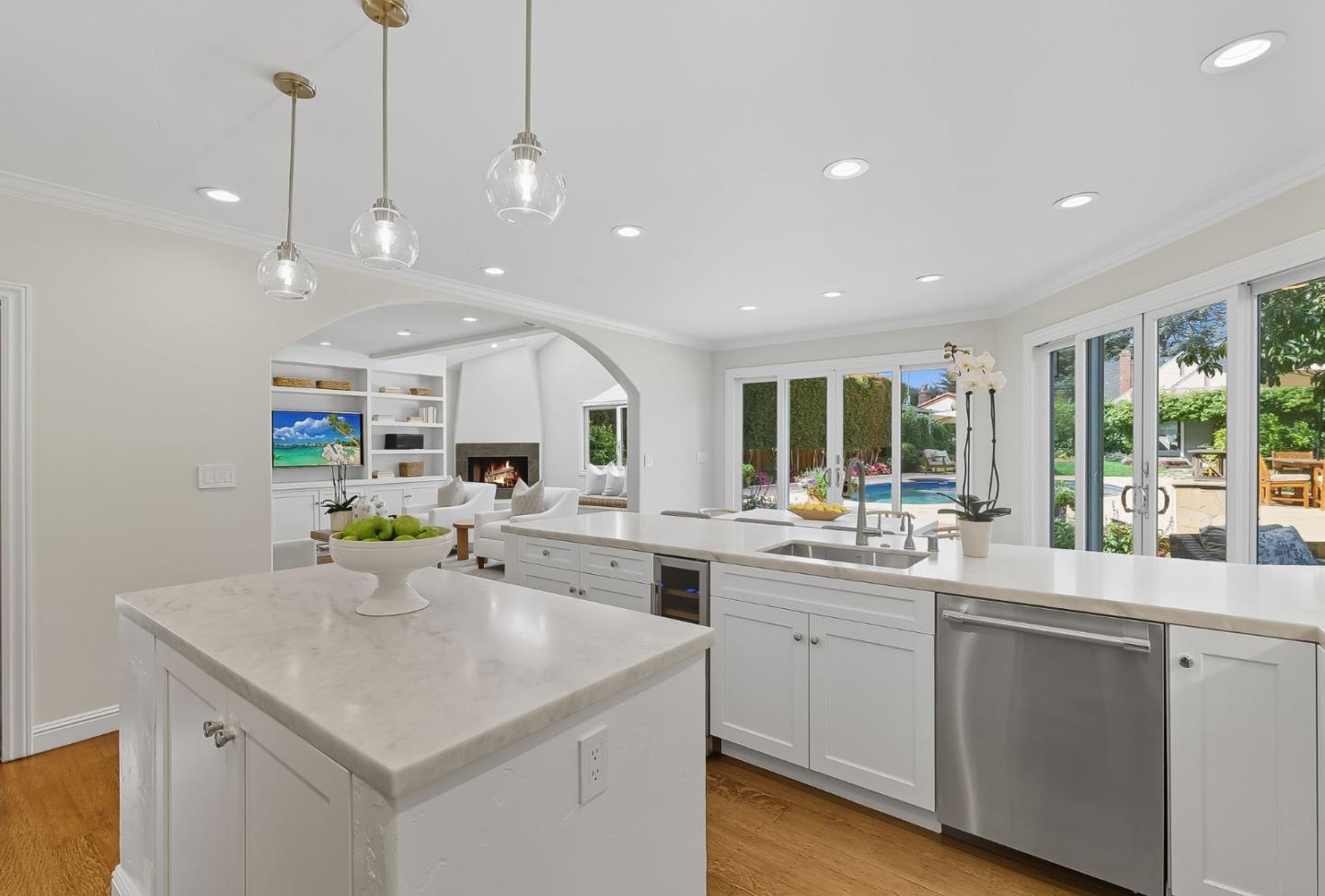 Detail Gallery Image 12 of 42 For 431 Hillcrest Rd, San Mateo,  CA 94402 - 4 Beds | 3 Baths