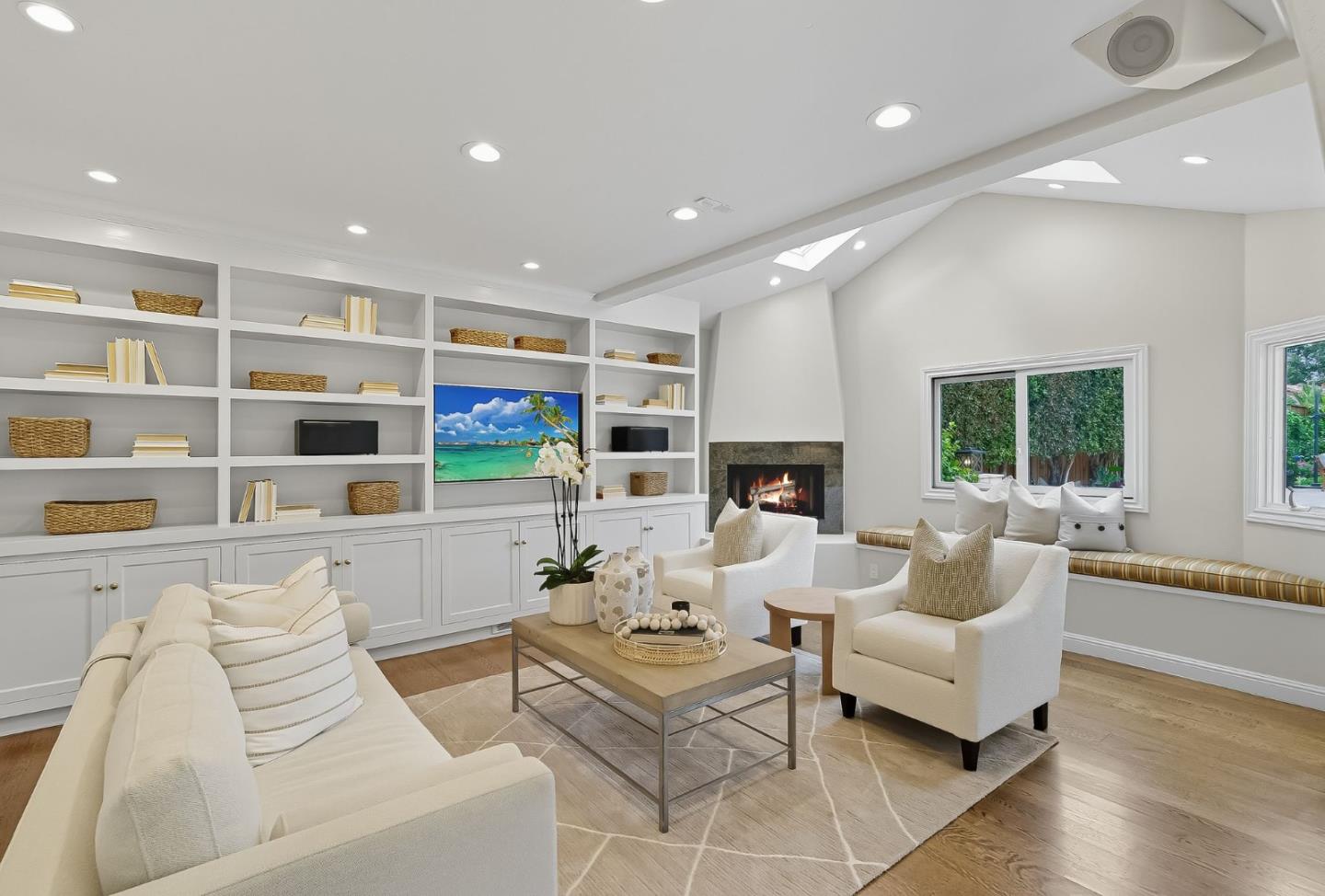 Detail Gallery Image 15 of 42 For 431 Hillcrest Rd, San Mateo,  CA 94402 - 4 Beds | 3 Baths