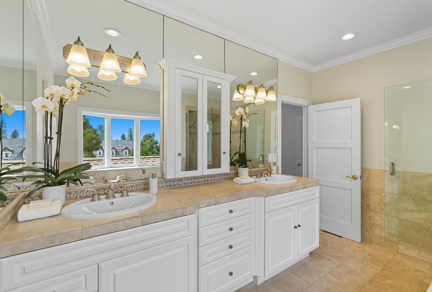 Detail Gallery Image 19 of 42 For 431 Hillcrest Rd, San Mateo,  CA 94402 - 4 Beds | 3 Baths