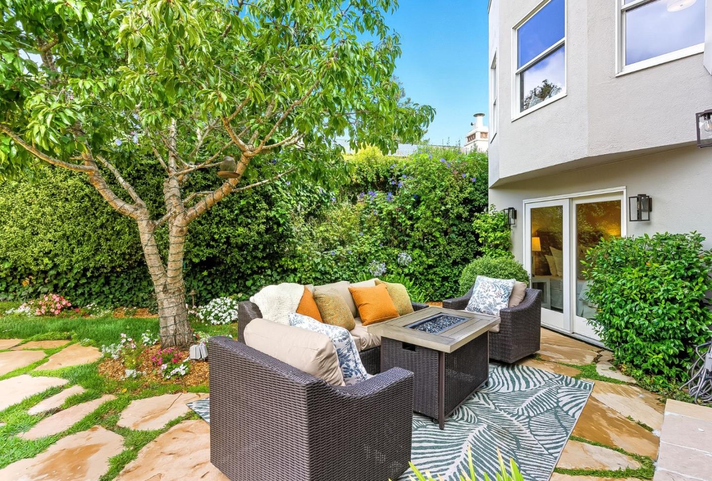 Detail Gallery Image 33 of 42 For 431 Hillcrest Rd, San Mateo,  CA 94402 - 4 Beds | 3 Baths