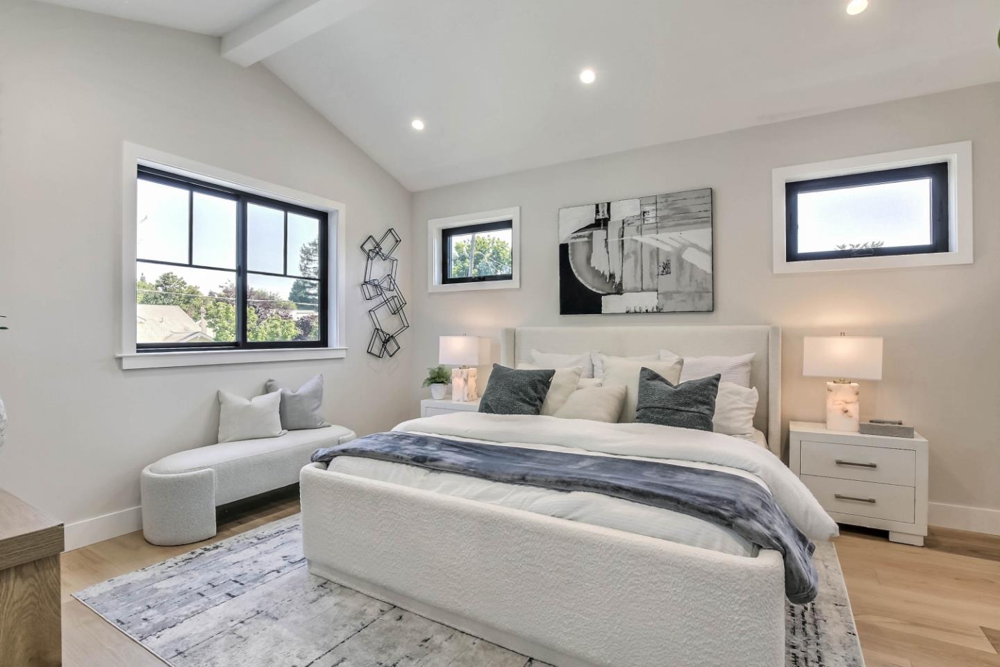 Detail Gallery Image 10 of 38 For 202 Mountain View Ave, Mountain View,  CA 94041 - 7 Beds | 6 Baths