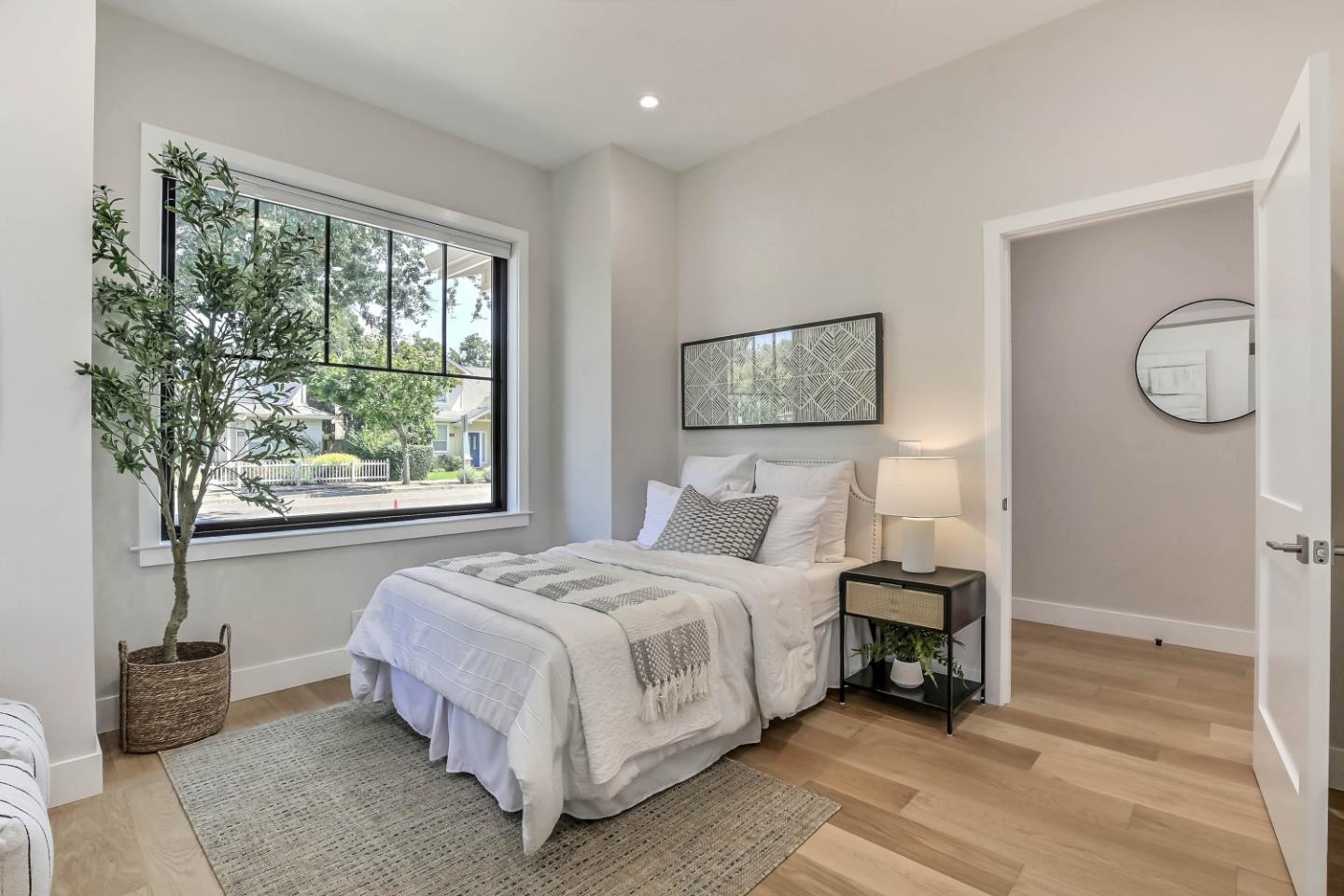 Detail Gallery Image 16 of 38 For 202 Mountain View Ave, Mountain View,  CA 94041 - 7 Beds | 6 Baths