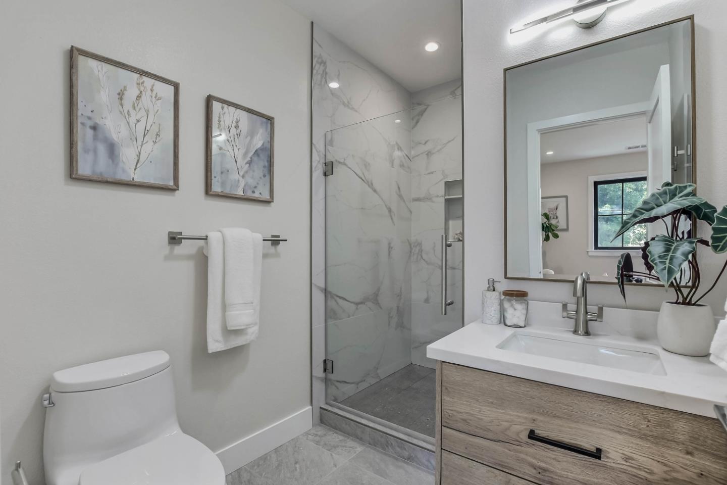 Detail Gallery Image 20 of 38 For 202 Mountain View Ave, Mountain View,  CA 94041 - 7 Beds | 6 Baths