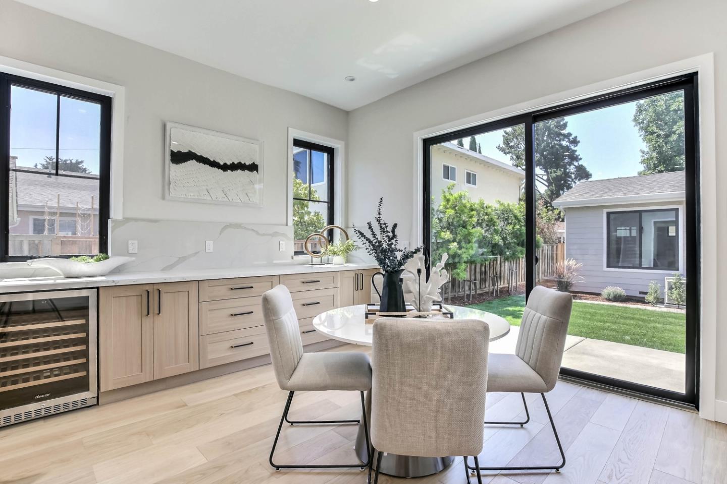 Detail Gallery Image 28 of 38 For 202 Mountain View Ave, Mountain View,  CA 94041 - 7 Beds | 6 Baths