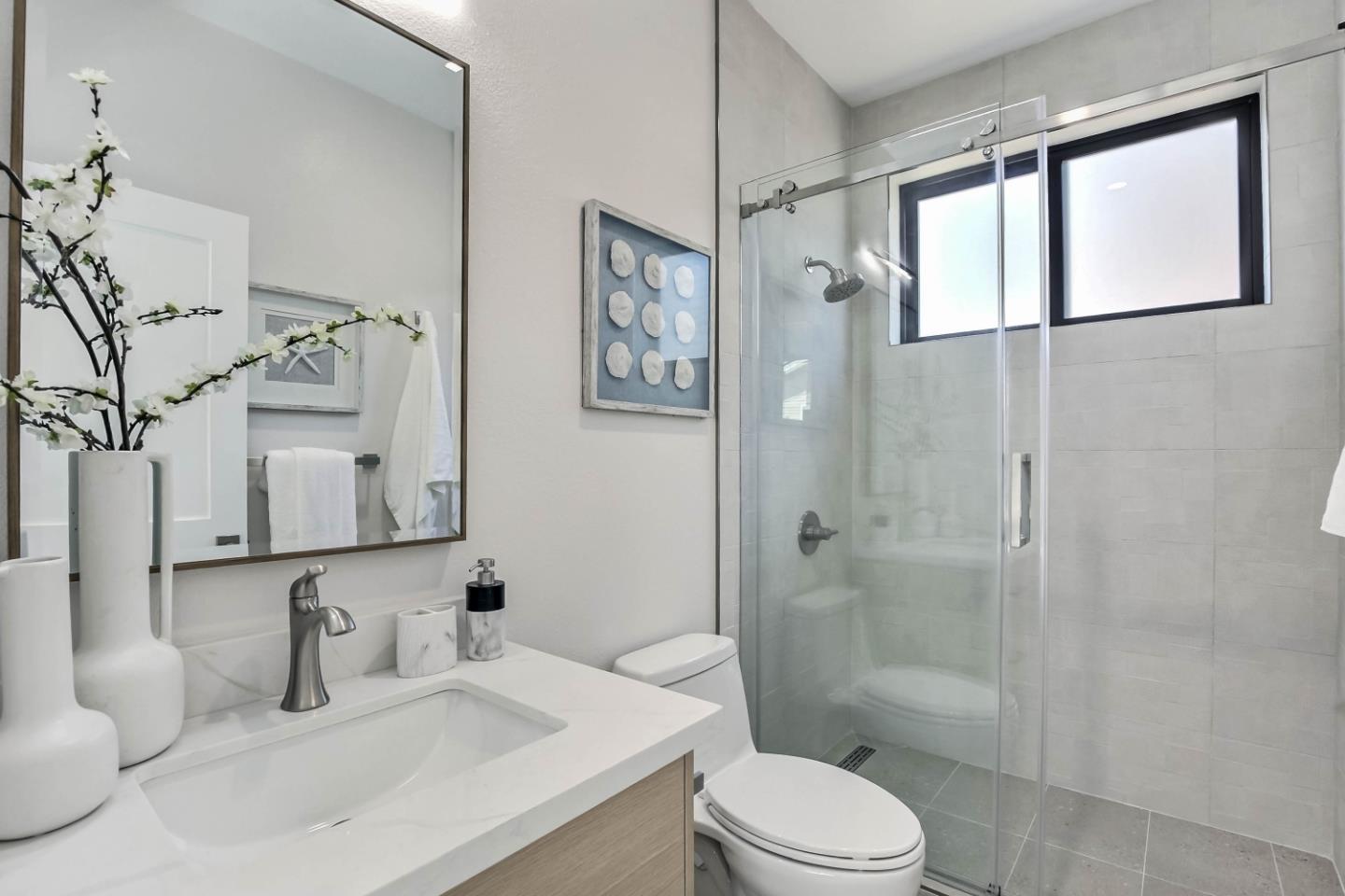 Detail Gallery Image 31 of 38 For 202 Mountain View Ave, Mountain View,  CA 94041 - 7 Beds | 6 Baths