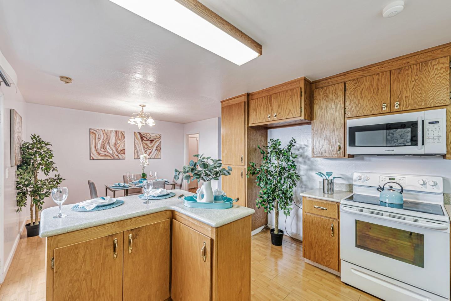 Detail Gallery Image 13 of 50 For 207 New River Dr, San Jose,  CA 95119 - 3 Beds | 2/1 Baths