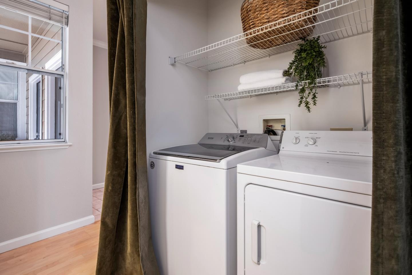 Detail Gallery Image 10 of 18 For 2160 Santa Cruz Ave #22,  Menlo Park,  CA 94025 - 2 Beds | 2 Baths