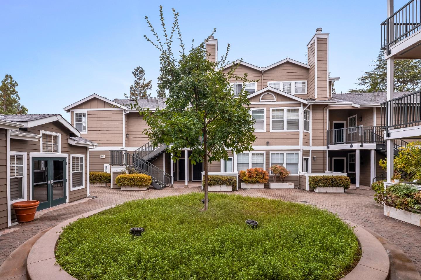 Detail Gallery Image 17 of 18 For 2160 Santa Cruz Ave #22,  Menlo Park,  CA 94025 - 2 Beds | 2 Baths