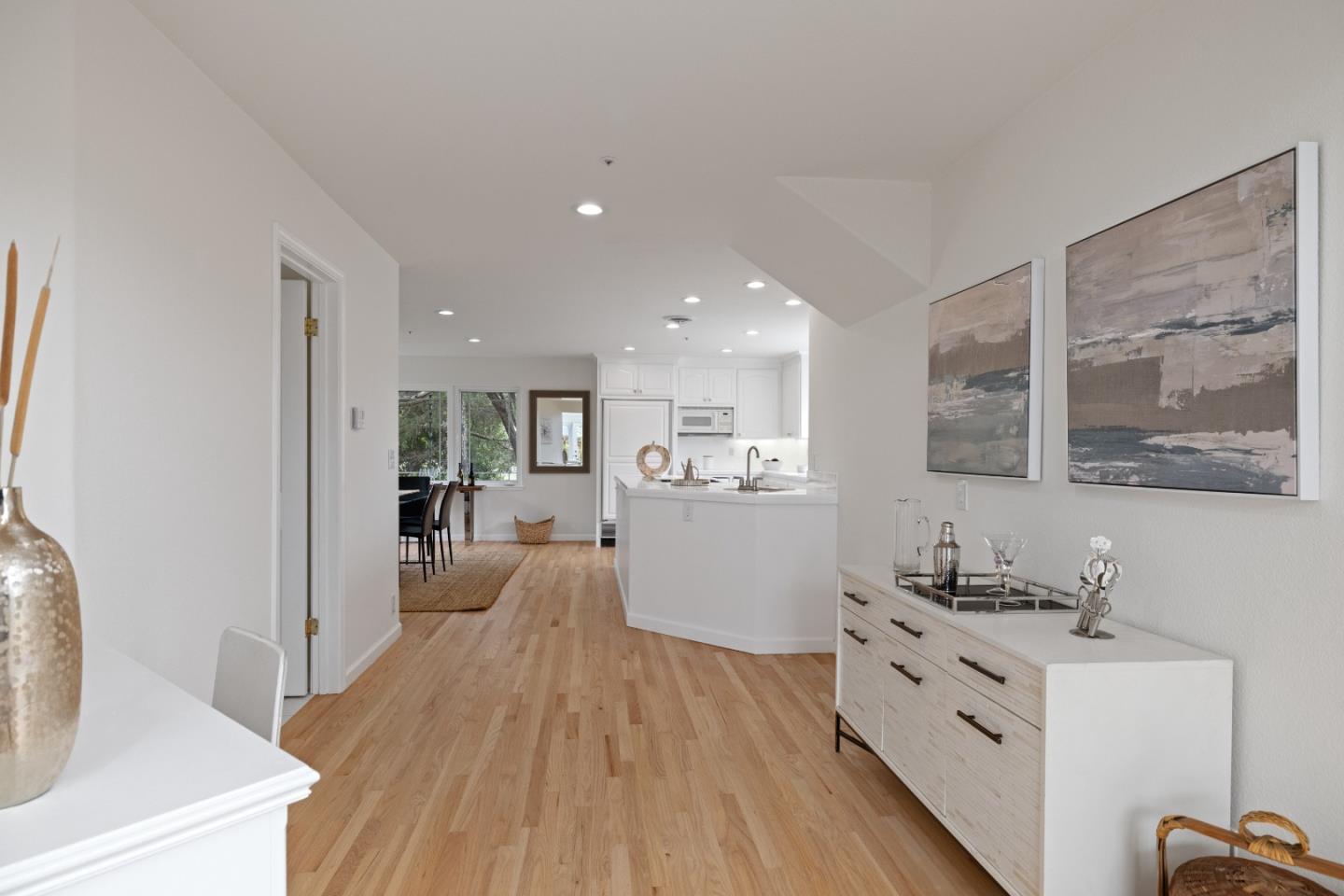 Detail Gallery Image 12 of 78 For 424 6th Ave, Half Moon Bay,  CA 94019 - 5 Beds | 3/1 Baths