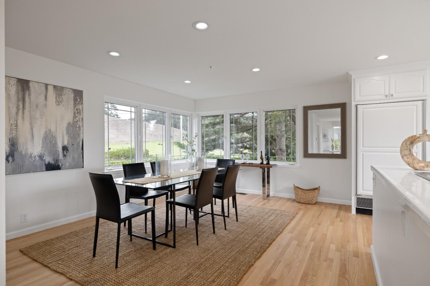 Detail Gallery Image 15 of 78 For 424 6th Ave, Half Moon Bay,  CA 94019 - 5 Beds | 3/1 Baths