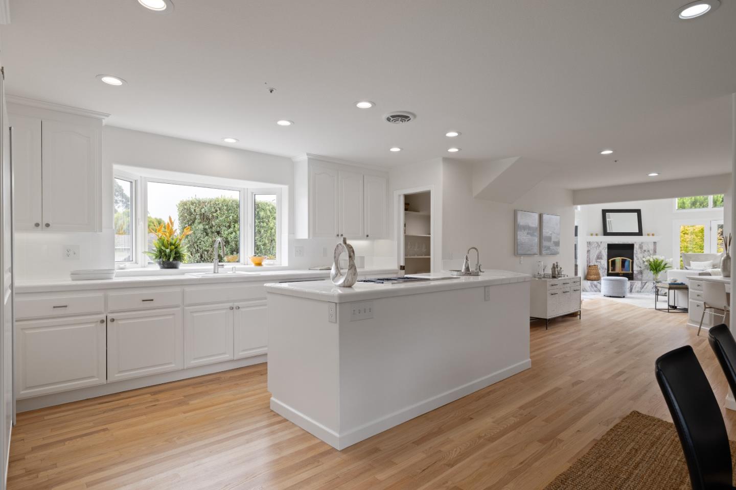 Detail Gallery Image 18 of 78 For 424 6th Ave, Half Moon Bay,  CA 94019 - 5 Beds | 3/1 Baths