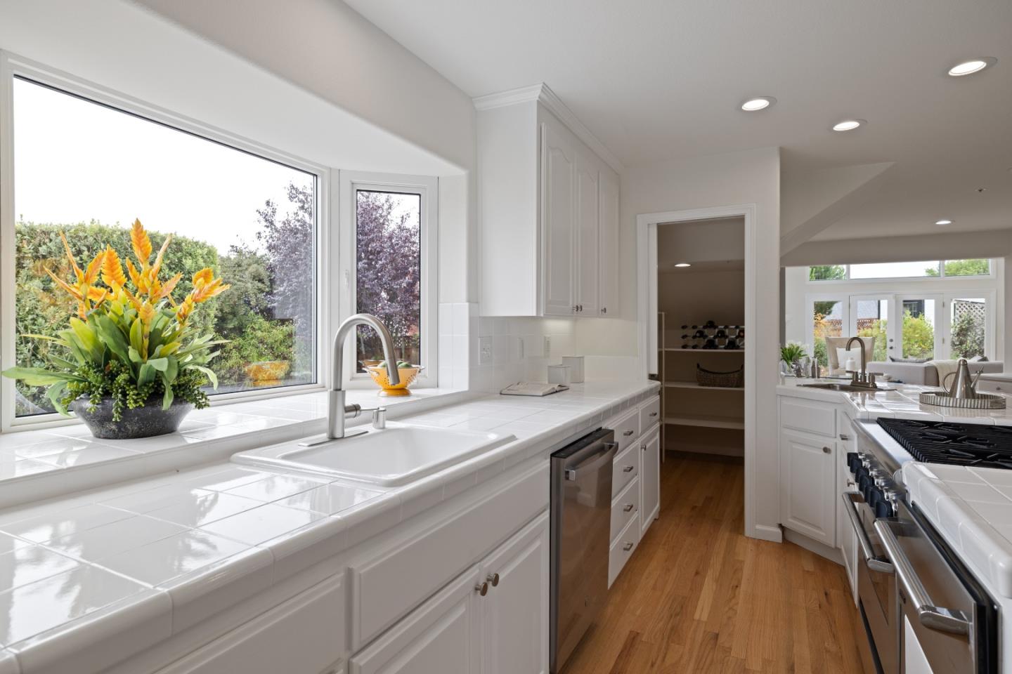 Detail Gallery Image 19 of 78 For 424 6th Ave, Half Moon Bay,  CA 94019 - 5 Beds | 3/1 Baths