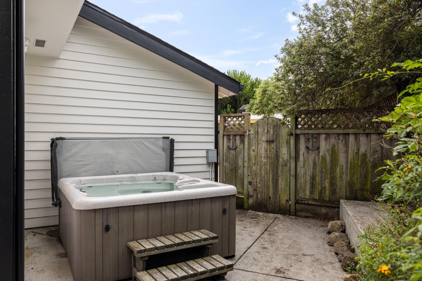 Detail Gallery Image 57 of 78 For 424 6th Ave, Half Moon Bay,  CA 94019 - 5 Beds | 3/1 Baths