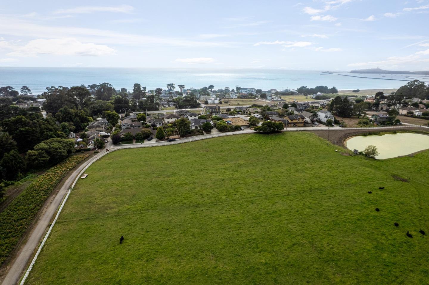 Detail Gallery Image 67 of 78 For 424 6th Ave, Half Moon Bay,  CA 94019 - 5 Beds | 3/1 Baths