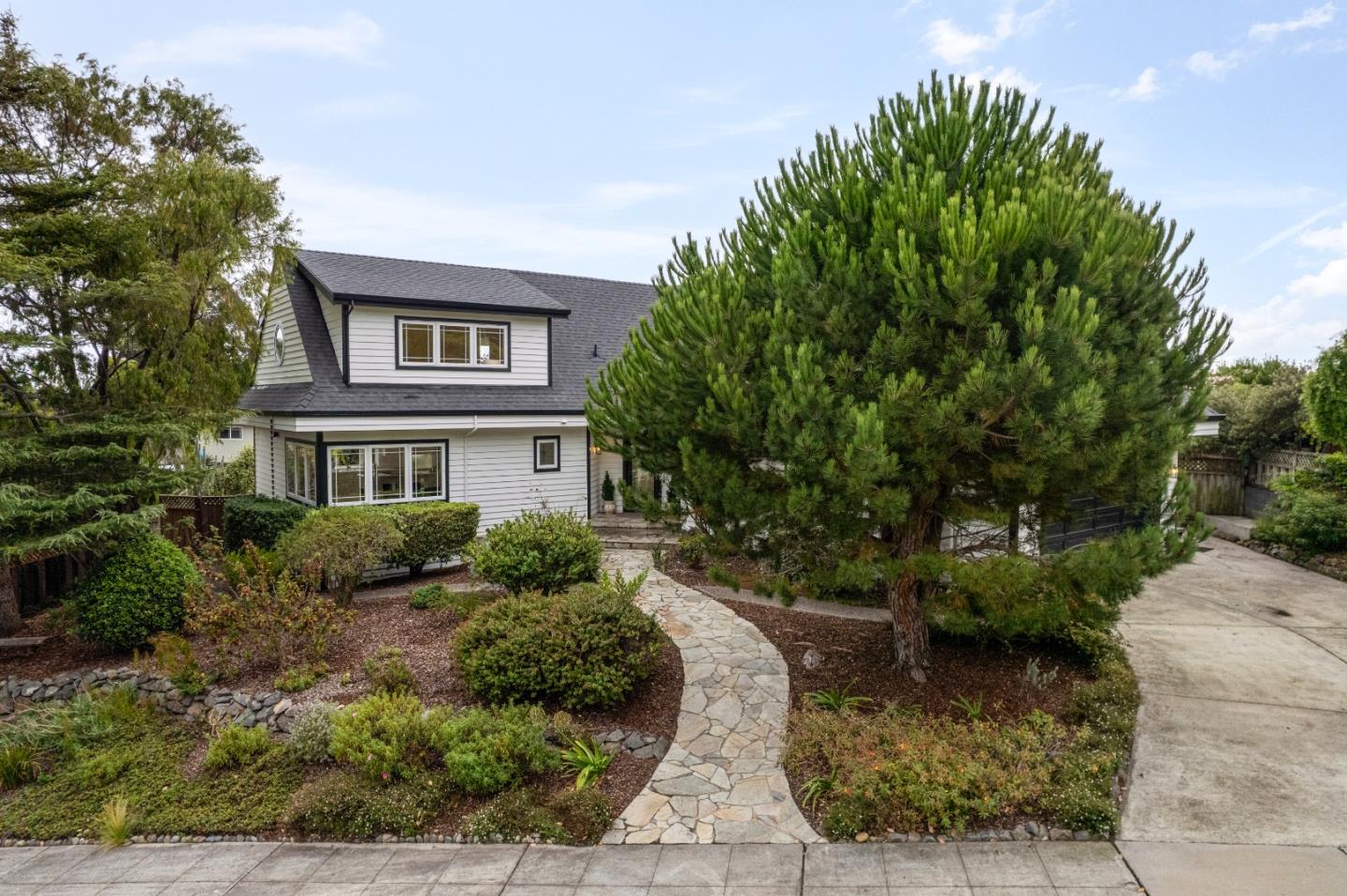 Detail Gallery Image 69 of 78 For 424 6th Ave, Half Moon Bay,  CA 94019 - 5 Beds | 3/1 Baths