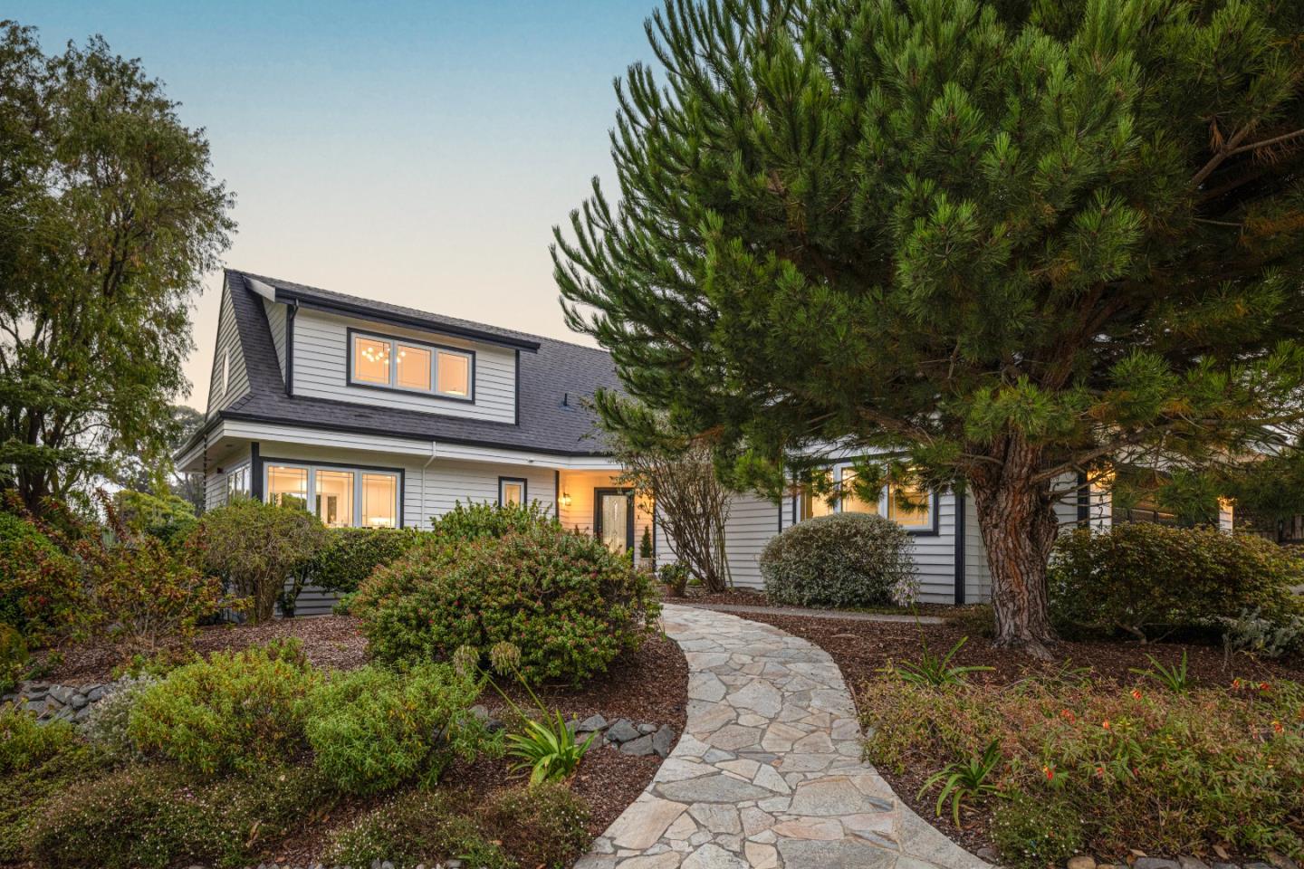 Detail Gallery Image 71 of 78 For 424 6th Ave, Half Moon Bay,  CA 94019 - 5 Beds | 3/1 Baths