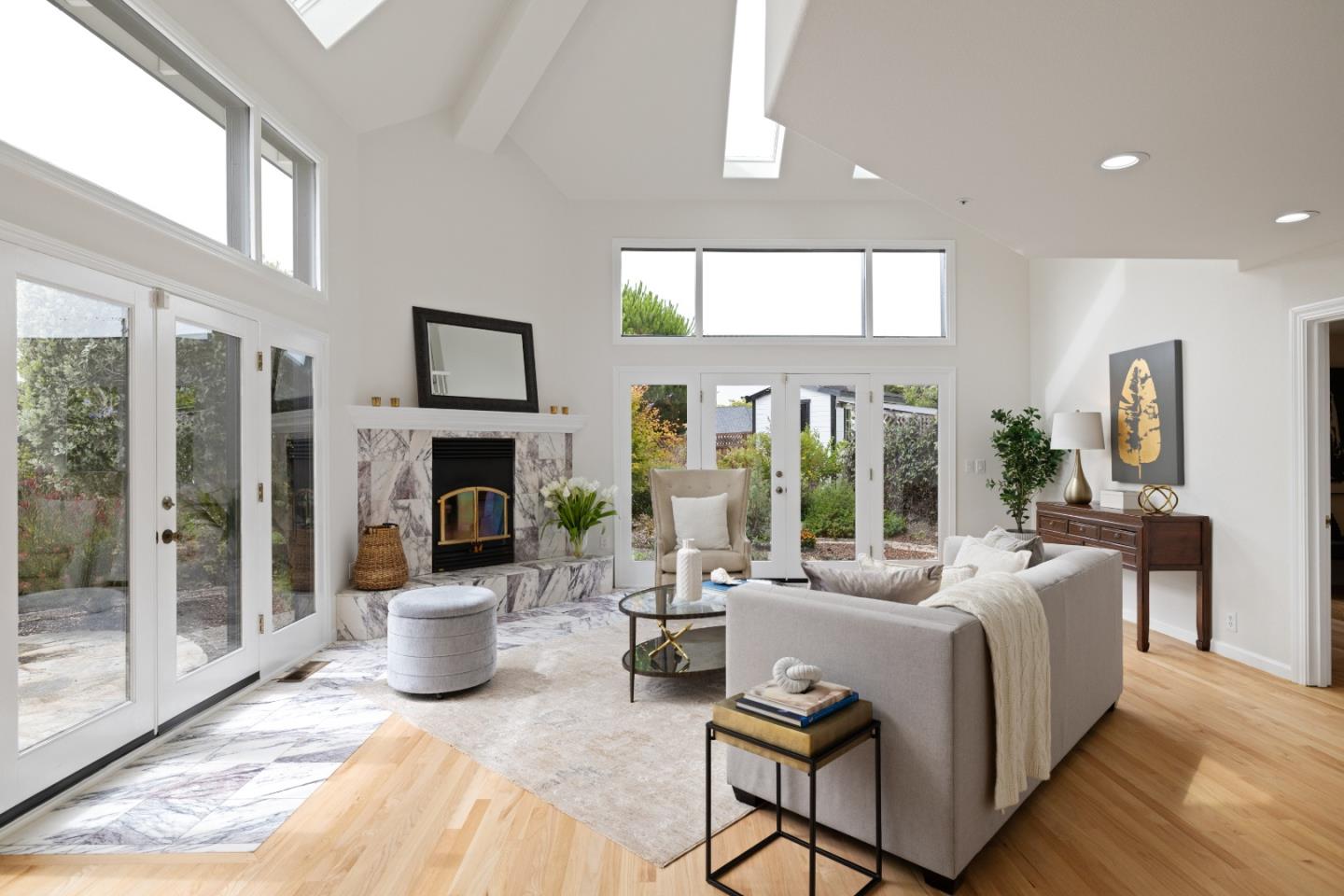 Detail Gallery Image 9 of 78 For 424 6th Ave, Half Moon Bay,  CA 94019 - 5 Beds | 3/1 Baths