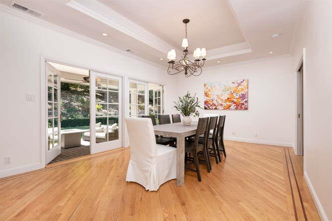Detail Gallery Image 10 of 49 For 155 Normandy Ln, Woodside,  CA 94062 - 4 Beds | 3/1 Baths