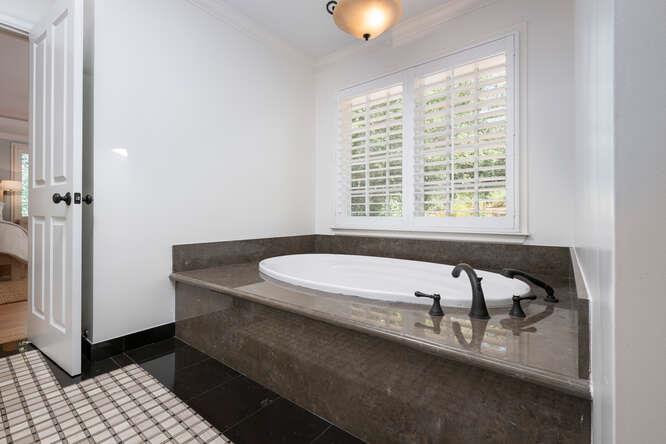 Detail Gallery Image 22 of 49 For 155 Normandy Ln, Woodside,  CA 94062 - 4 Beds | 3/1 Baths