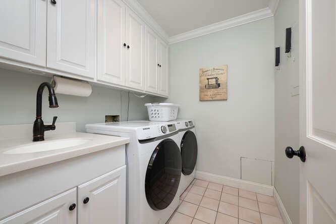 Detail Gallery Image 29 of 49 For 155 Normandy Ln, Woodside,  CA 94062 - 4 Beds | 3/1 Baths