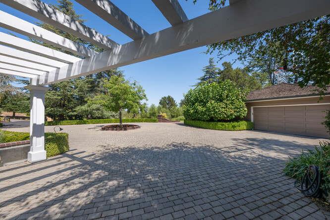 Detail Gallery Image 4 of 49 For 155 Normandy Ln, Woodside,  CA 94062 - 4 Beds | 3/1 Baths