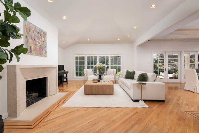 Detail Gallery Image 8 of 49 For 155 Normandy Ln, Woodside,  CA 94062 - 4 Beds | 3/1 Baths