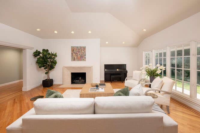 Detail Gallery Image 9 of 49 For 155 Normandy Ln, Woodside,  CA 94062 - 4 Beds | 3/1 Baths