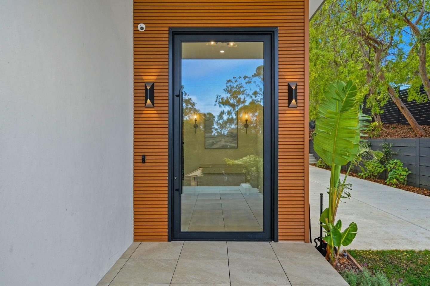 Detail Gallery Image 14 of 92 For 1221 Kenilworth Rd, Hillsborough,  CA 94010 - 8 Beds | 8/2 Baths
