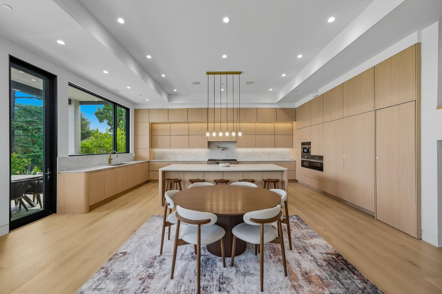 Detail Gallery Image 27 of 92 For 1221 Kenilworth Rd, Hillsborough,  CA 94010 - 8 Beds | 8/2 Baths