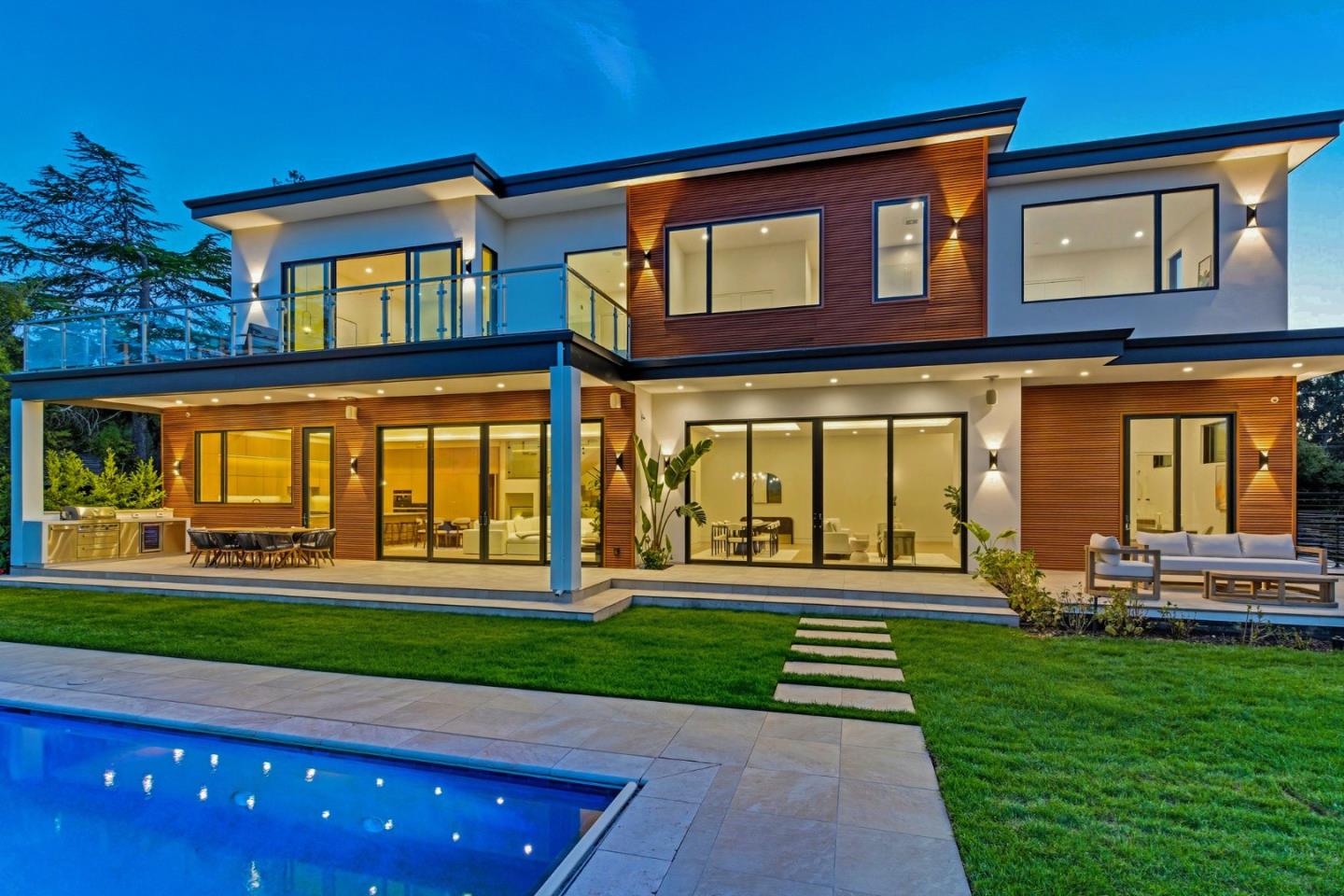 Detail Gallery Image 3 of 92 For 1221 Kenilworth Rd, Hillsborough,  CA 94010 - 8 Beds | 8/2 Baths