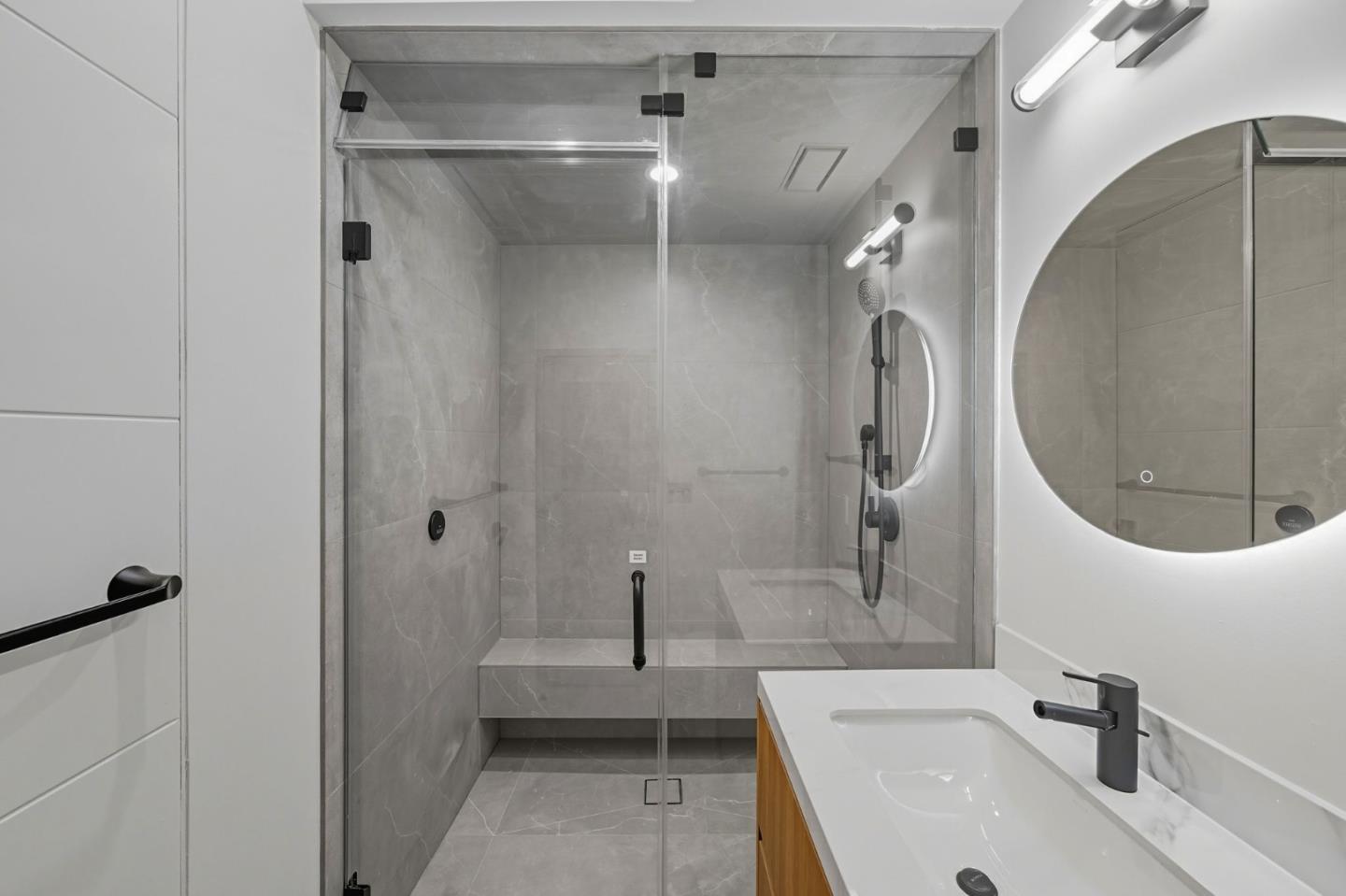 Detail Gallery Image 33 of 92 For 1221 Kenilworth Rd, Hillsborough,  CA 94010 - 8 Beds | 8/2 Baths