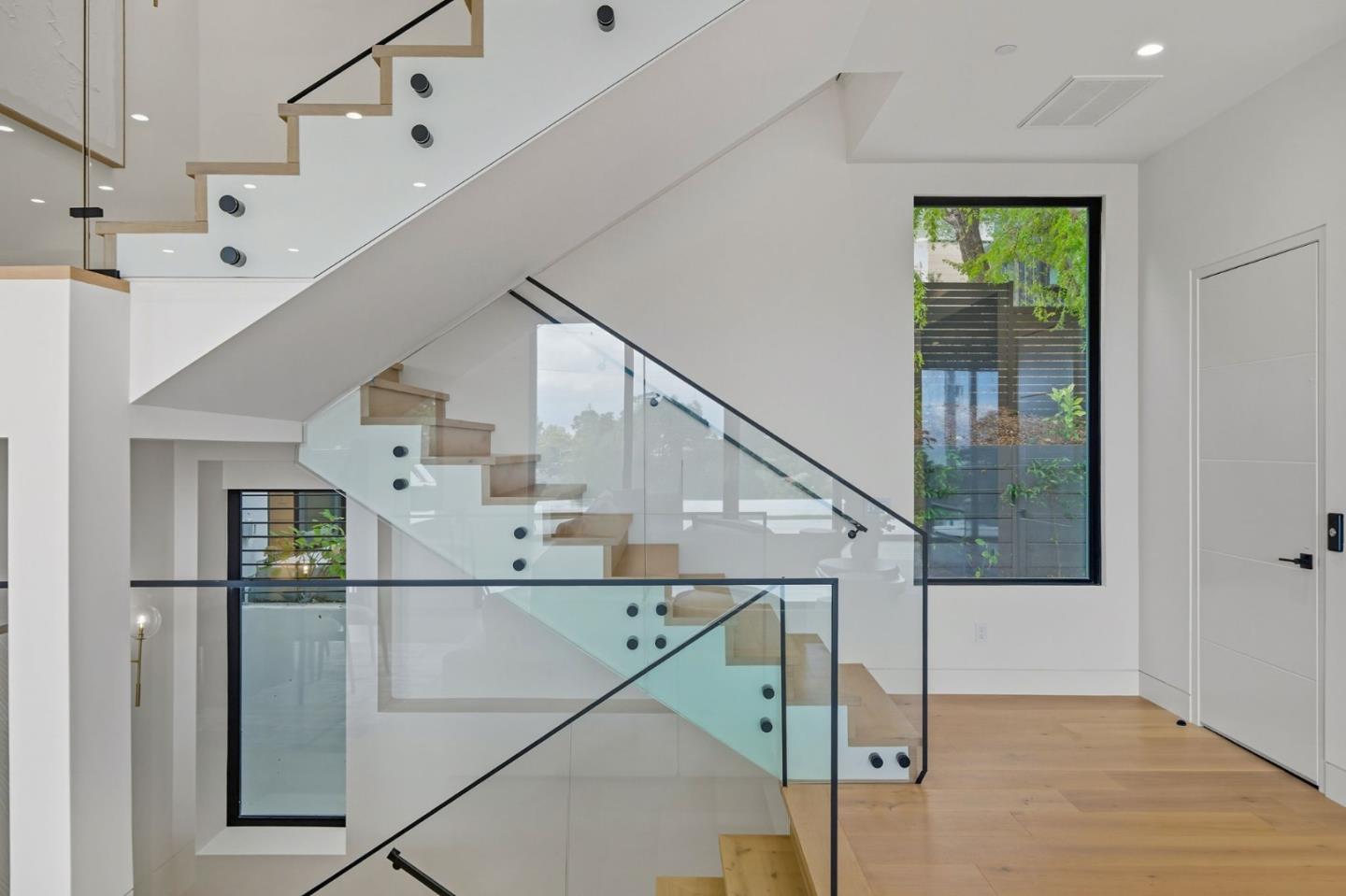 Detail Gallery Image 36 of 92 For 1221 Kenilworth Rd, Hillsborough,  CA 94010 - 8 Beds | 8/2 Baths