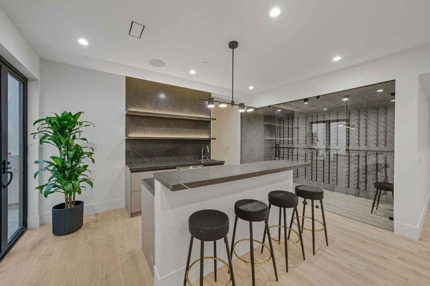 Detail Gallery Image 39 of 92 For 1221 Kenilworth Rd, Hillsborough,  CA 94010 - 8 Beds | 8/2 Baths