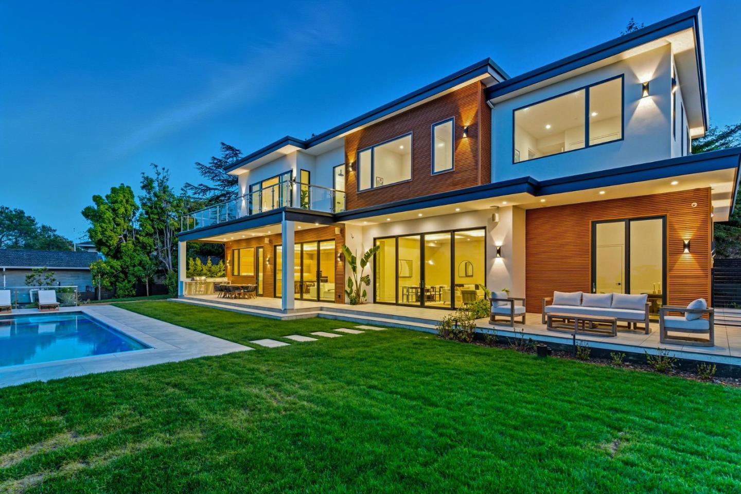 Detail Gallery Image 5 of 92 For 1221 Kenilworth Rd, Hillsborough,  CA 94010 - 8 Beds | 8/2 Baths