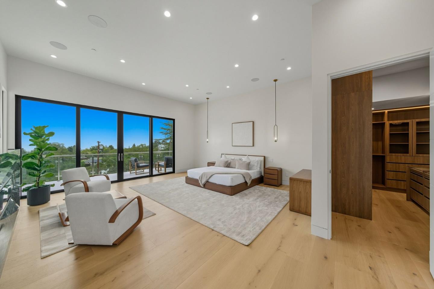 Detail Gallery Image 52 of 92 For 1221 Kenilworth Rd, Hillsborough,  CA 94010 - 8 Beds | 8/2 Baths