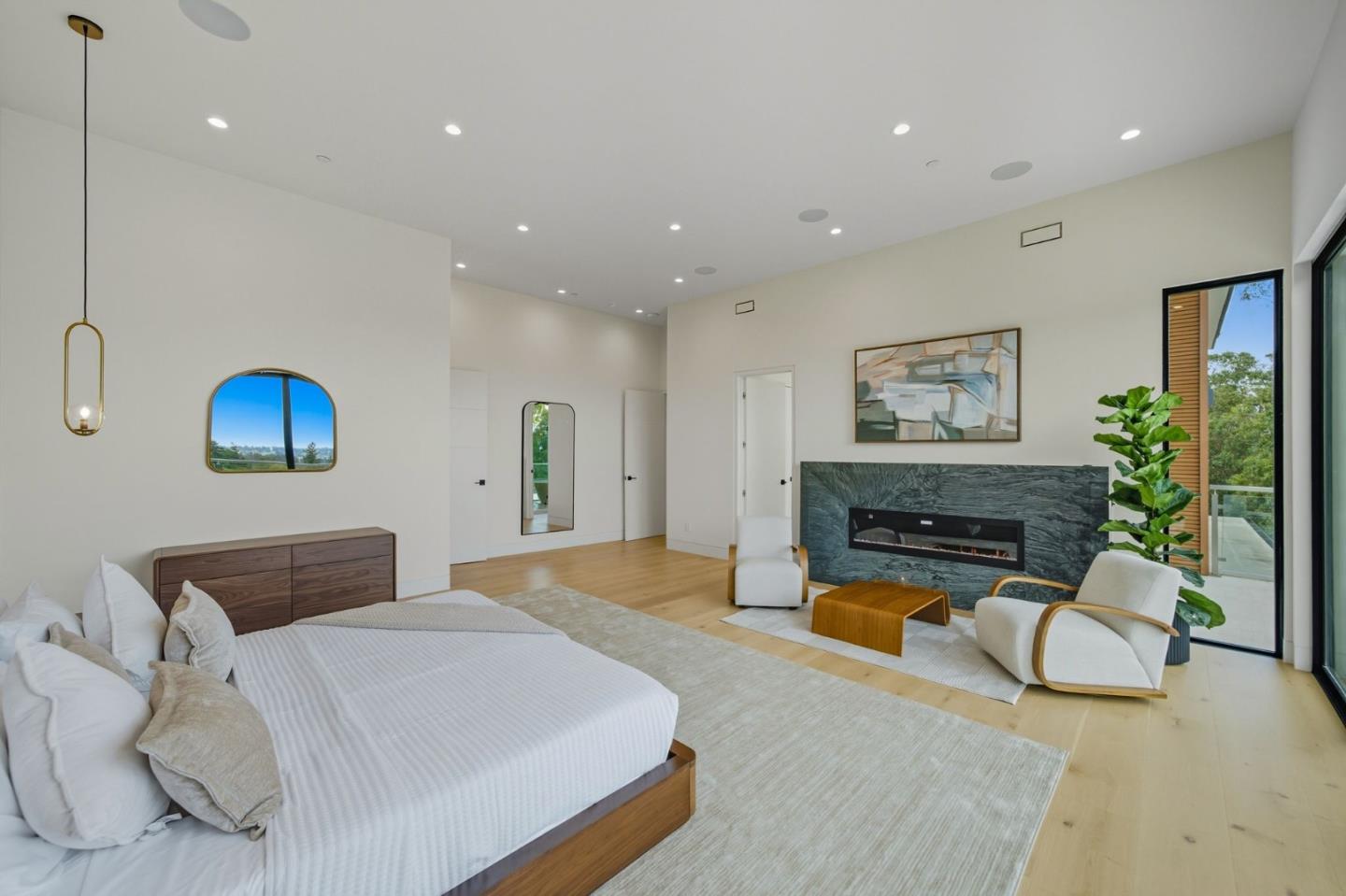 Detail Gallery Image 55 of 92 For 1221 Kenilworth Rd, Hillsborough,  CA 94010 - 8 Beds | 8/2 Baths