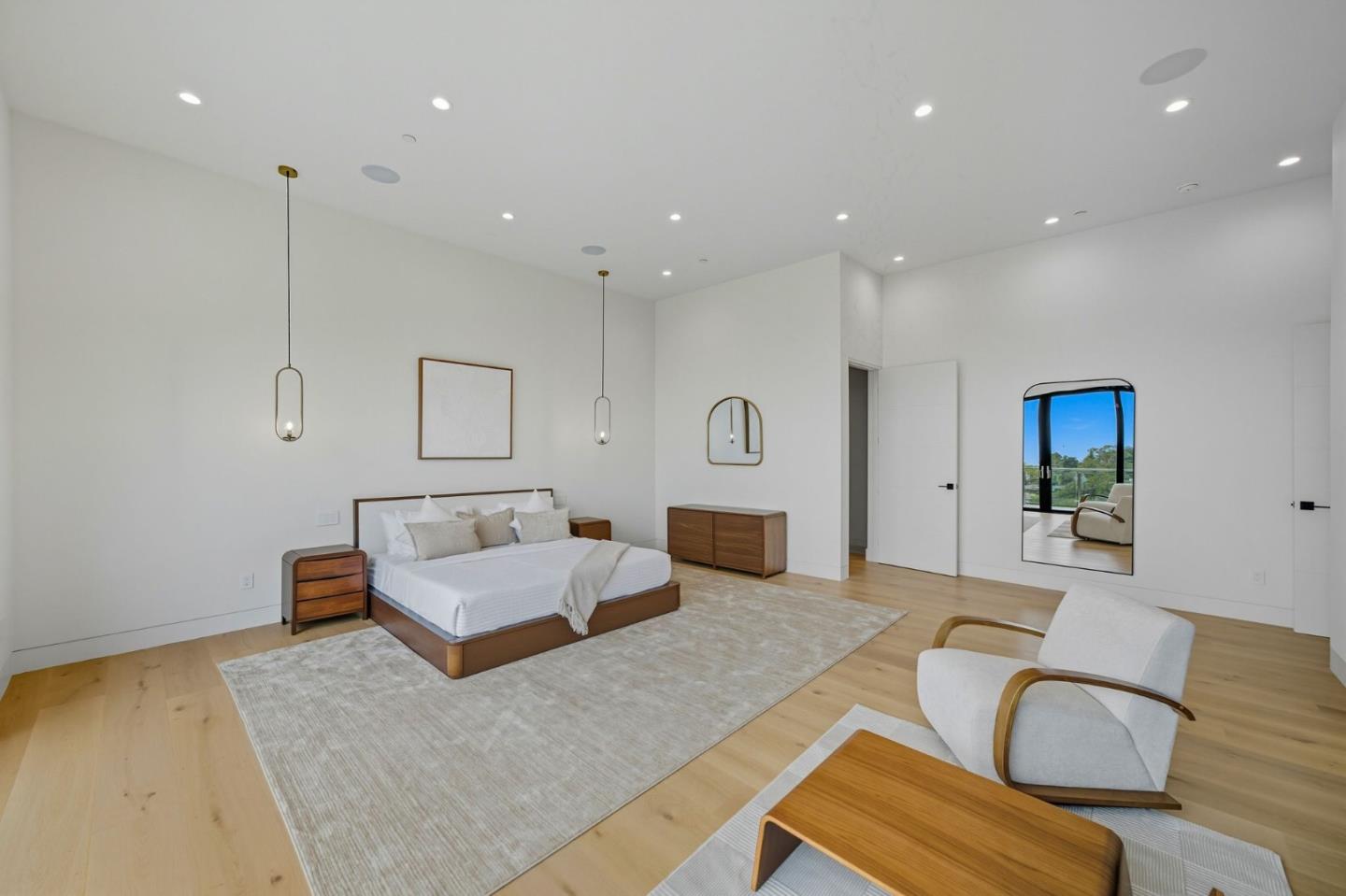 Detail Gallery Image 56 of 92 For 1221 Kenilworth Rd, Hillsborough,  CA 94010 - 8 Beds | 8/2 Baths