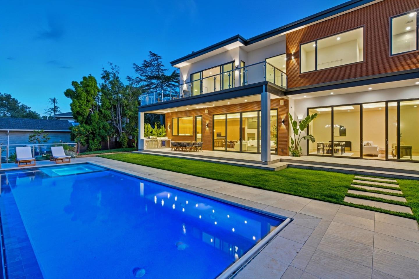 Detail Gallery Image 7 of 92 For 1221 Kenilworth Rd, Hillsborough,  CA 94010 - 8 Beds | 8/2 Baths