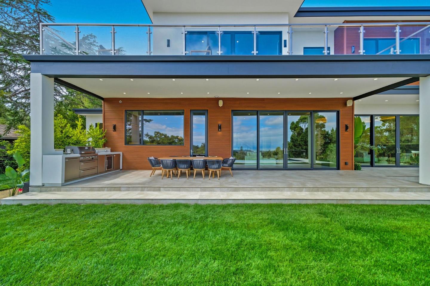 Detail Gallery Image 71 of 92 For 1221 Kenilworth Rd, Hillsborough,  CA 94010 - 8 Beds | 8/2 Baths