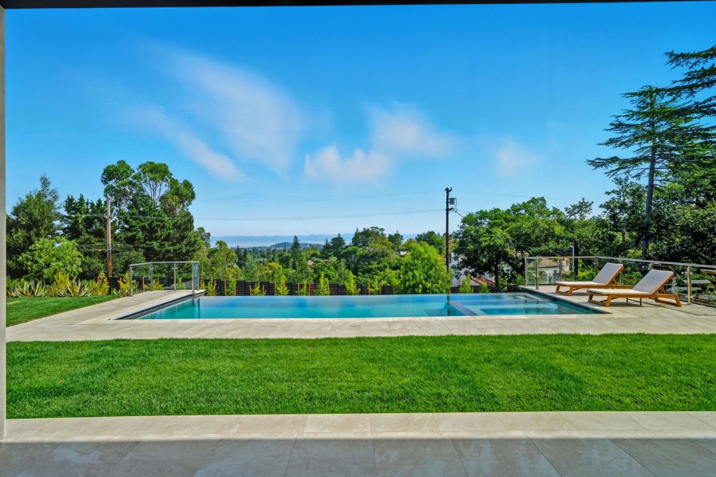 Detail Gallery Image 76 of 92 For 1221 Kenilworth Rd, Hillsborough,  CA 94010 - 8 Beds | 8/2 Baths